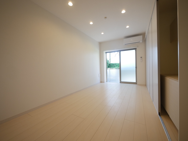 その他部屋・スペース　★エアコン付の明るい洋室ですね★