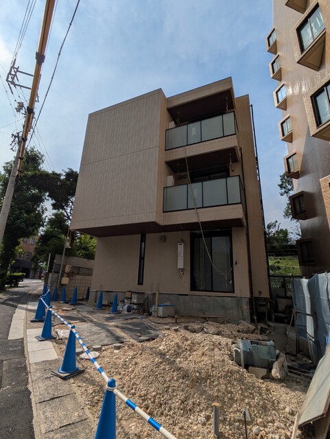 建物外観　建築中