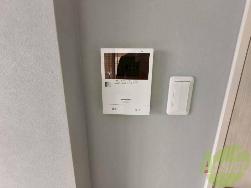 セキュリティ　ＴＶモニター付インターホンです。来客者の顔が見えるので安心！