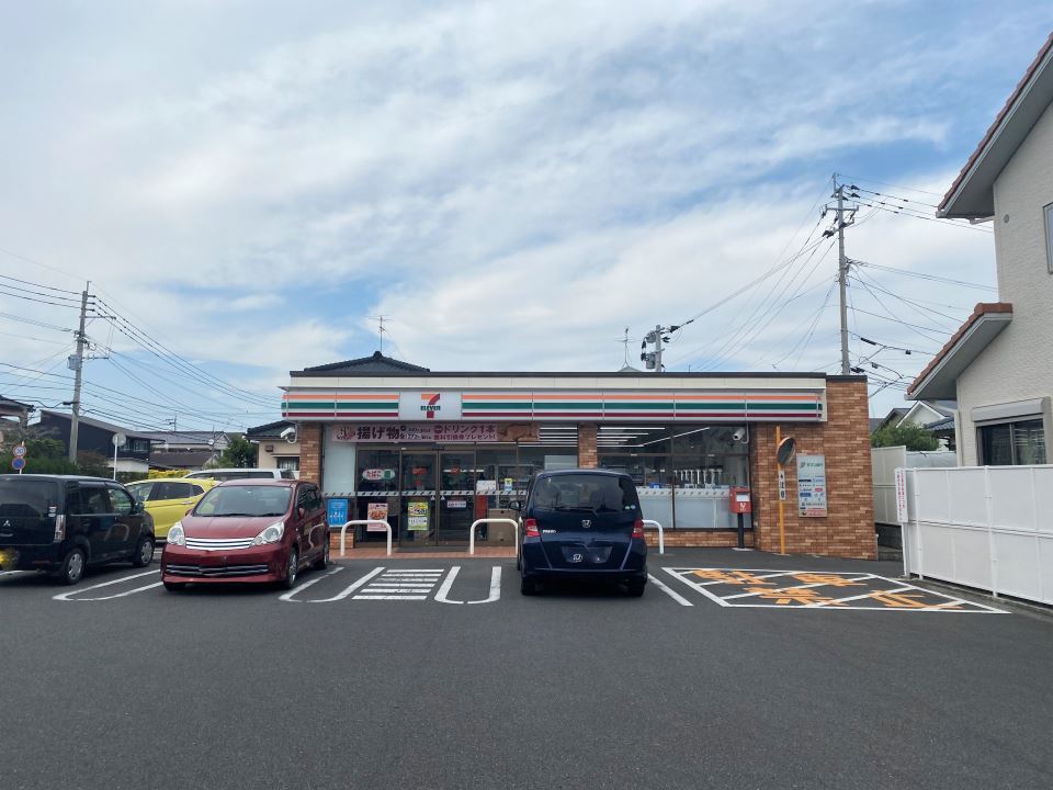 コンビニ　セブンイレブン鹿児島桜ヶ丘６丁目店（コンビニ）まで150m