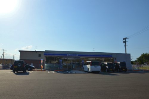 コンビニ　ローソン中間長津三丁目店（コンビニ）まで637m