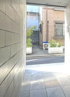 エントランス　ゆとりのあるエントランスです