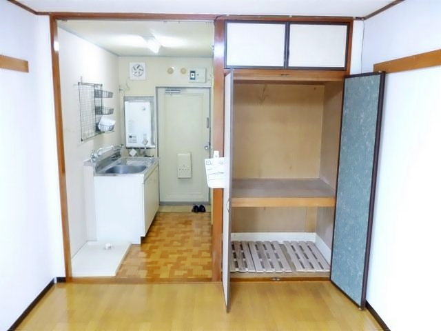 収納　洋室６帖収納があります