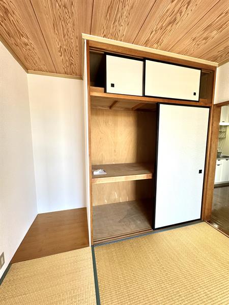 収納　各和室には収納（押入れ）があります