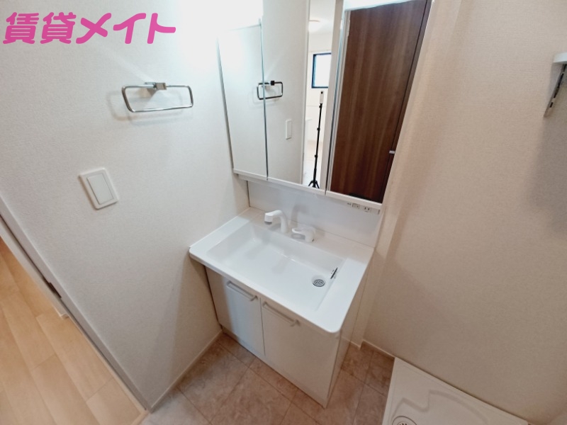 洗面設備　同型参考写真