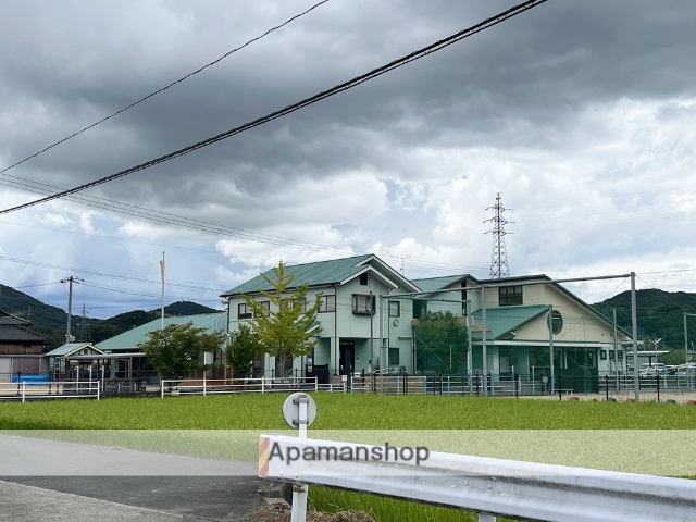 幼稚園・保育園　めぐみ認定こども園（幼稚園・保育園）まで1076m