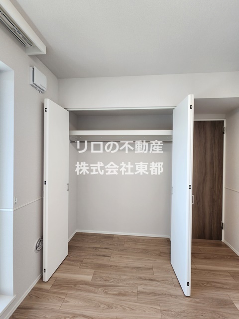 収納　奥行き、高さのあるクローゼットです♪