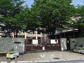 小学校　京都市立 西野小学校（小学校）まで517m