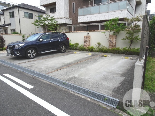 駐車場　敷地内駐車場