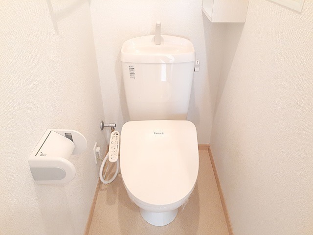 トイレ　ウォシュレット機能付きのトイレです。
