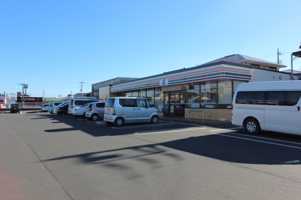 コンビニ　セブンイレブン土浦中神立店（コンビニ）まで326m