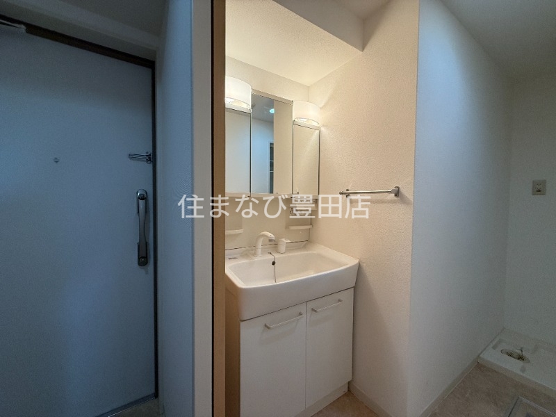 洗面設備　同型別部屋写真