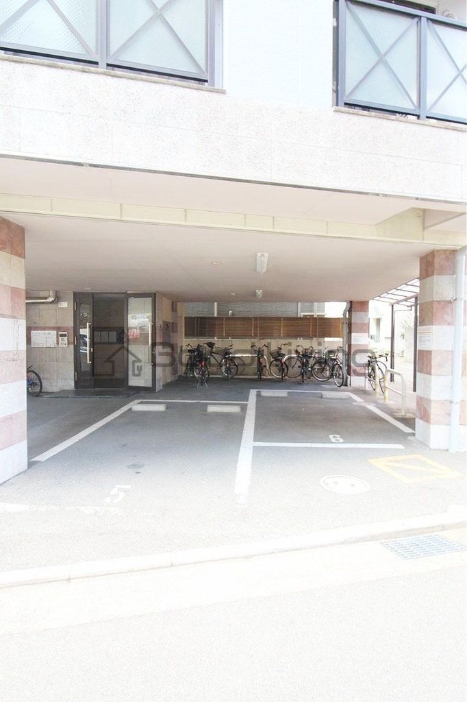 駐車場　平置き駐車場