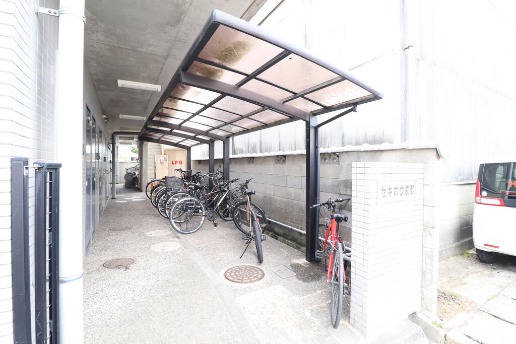 その他共有部分　駐輪場です♪