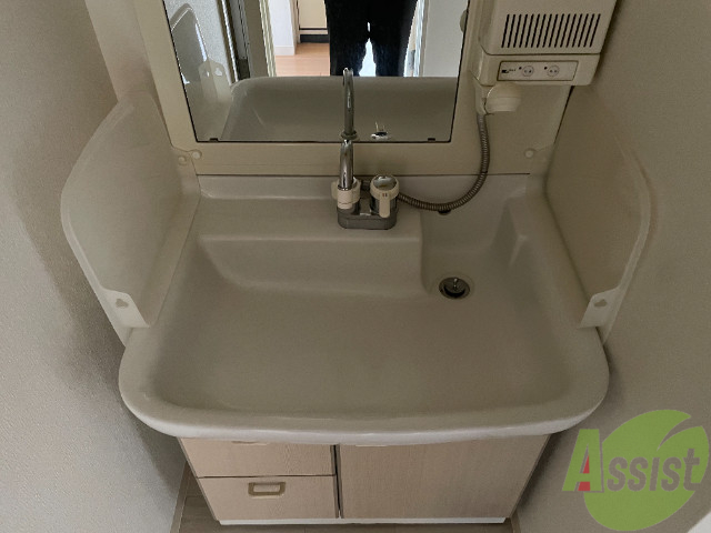 洗面設備　独立洗面が付いているので朝の準備も捗ります。