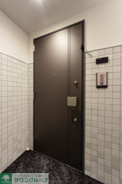 玄関　※写真は同タイプ住戸です。