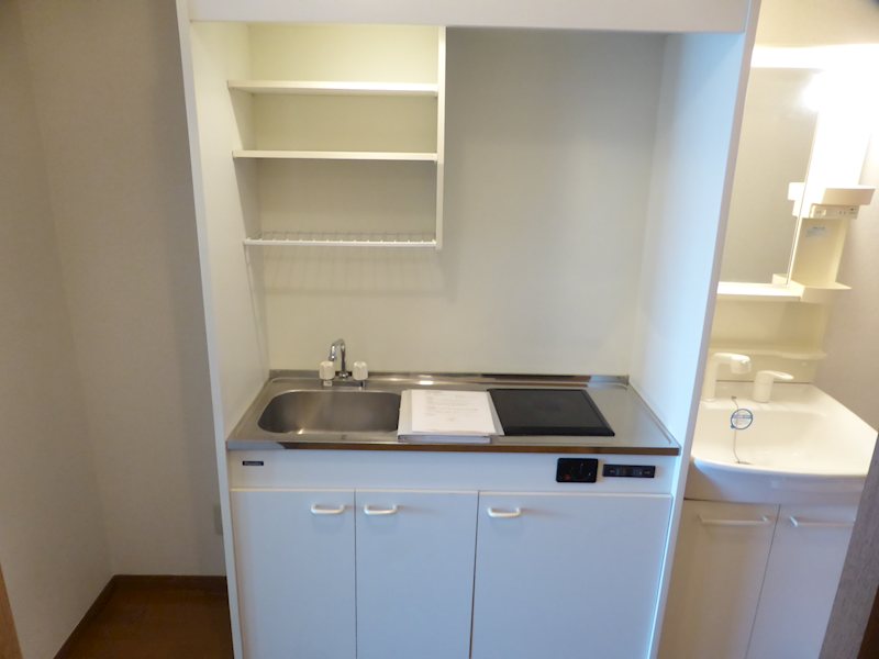 キッチン　同物件別部屋