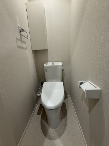 トイレ　ウォシュレット付き