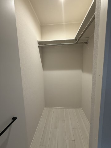 収納　ウォークインクローゼット