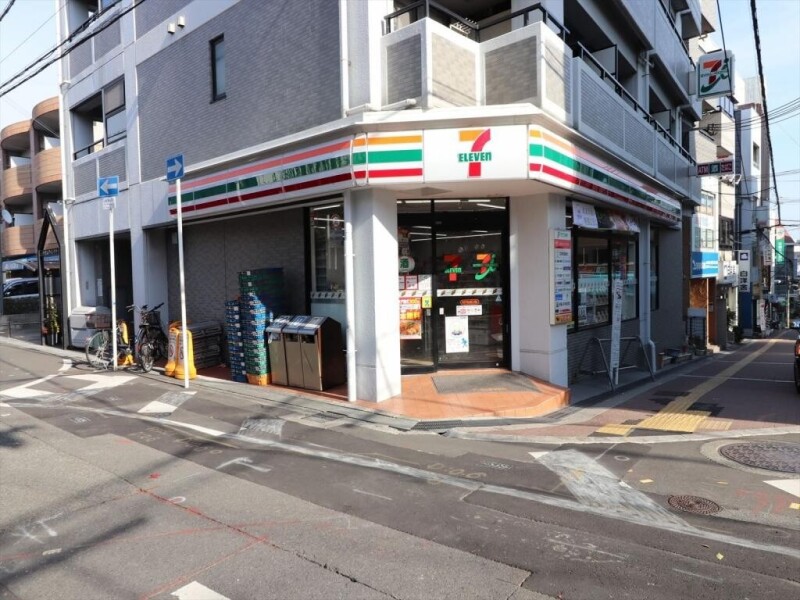 コンビニ　セブン-イレブン吹田千里山西５丁目店（コンビニ）まで492m