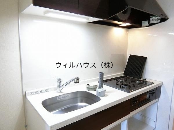 キッチン　３口コンロ付きシステムキッチン！