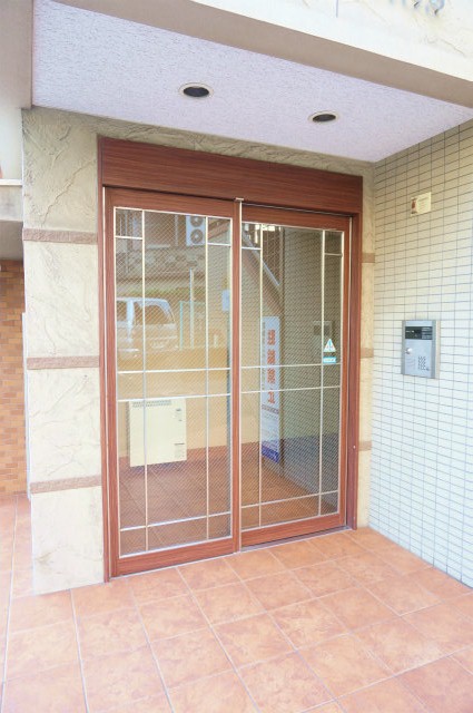 エントランス　建物の内部です