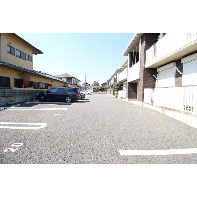 駐車場　各世帯２台付です。