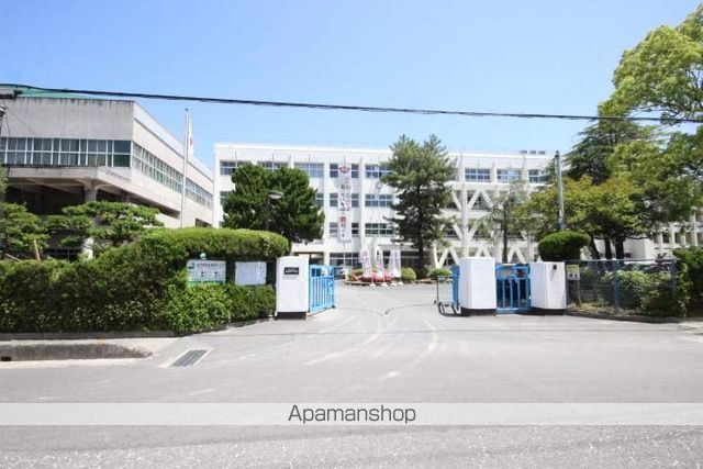 中学校　五日市中学校（中学校）まで761m