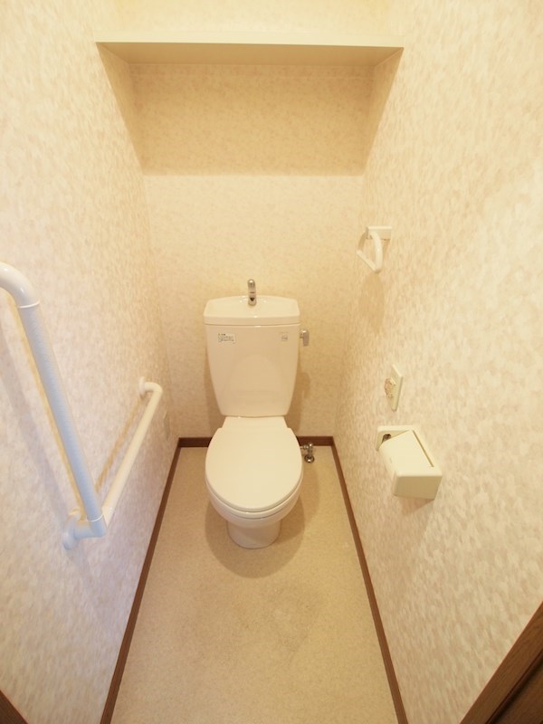 トイレ　洗面・トイレ別です。