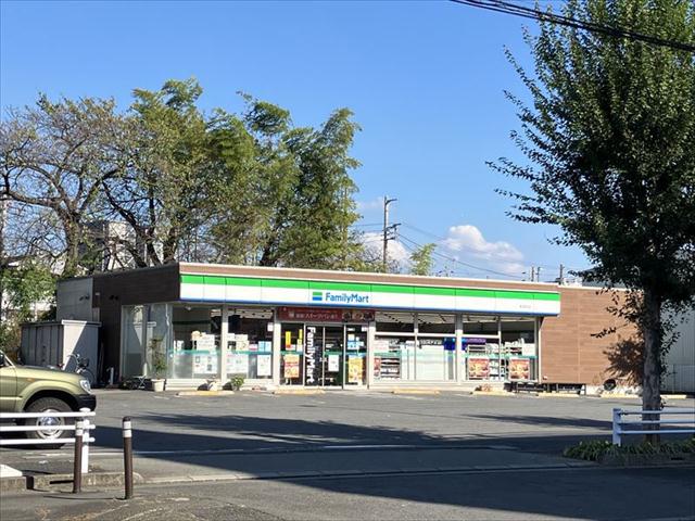 コンビニ　ファミリーマート東名町田店（コンビニ）まで769m
