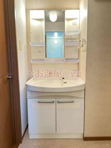 洗面設備　使いやすい洗面所です