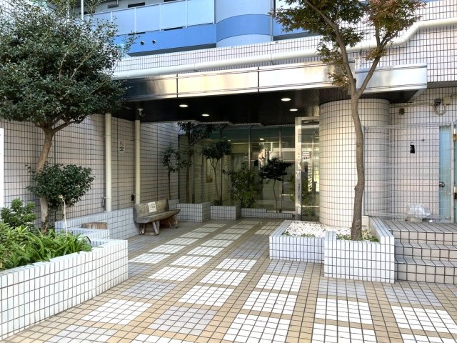 エントランス　清潔なエントランスです