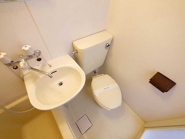 トイレ　コンパクトで使いやすいトイレです