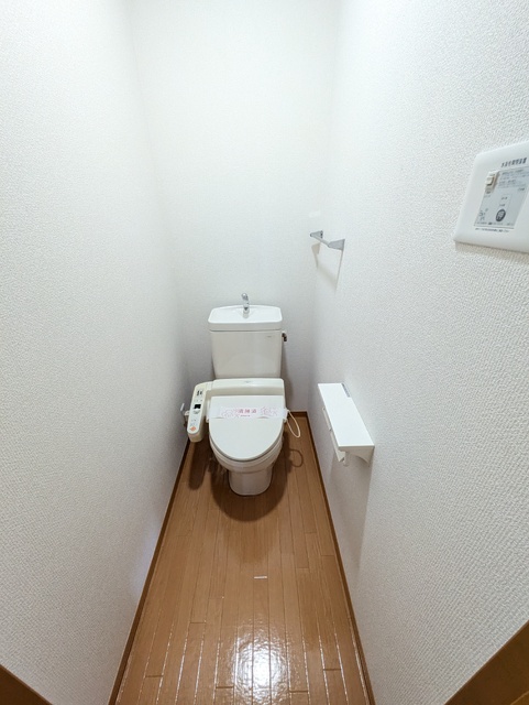 トイレ　★★洗浄便座です♪★★※同タイプ参考写真