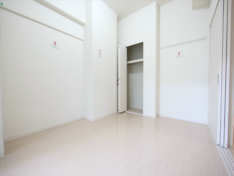 その他部屋・スペース　洋室6.4帖　クローゼット付（収納充実してます）