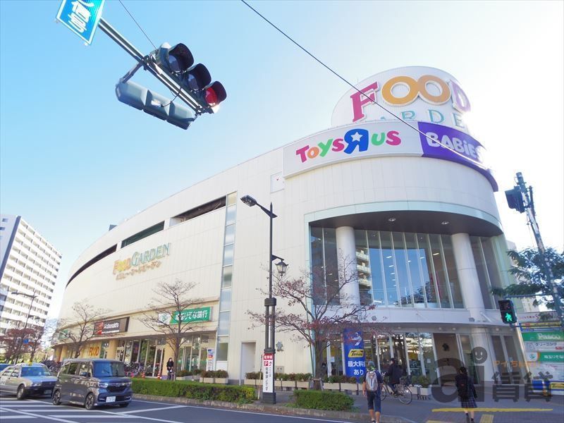 ショッピングセンター　トイザらスベビーザらス新座店（ショッピングセンター）まで720m