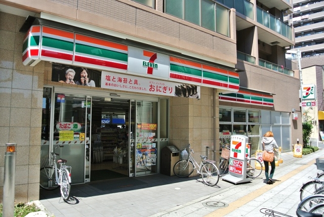 コンビニ　セブンイレブン板橋本町駅北店（コンビニ）まで175m