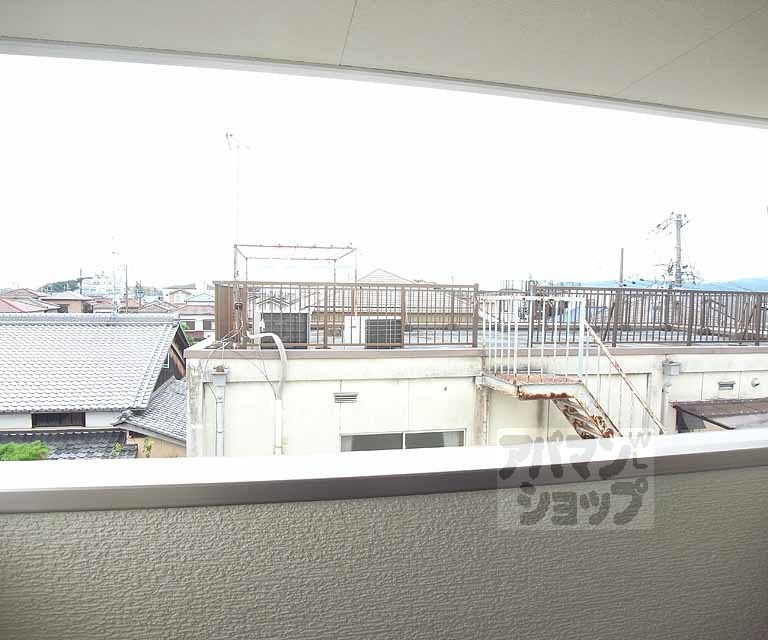 眺望　３階で日当りと風通し、共にバッチリです。