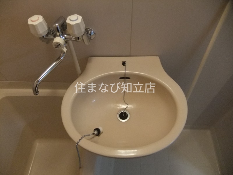 洗面設備　同型タイプ