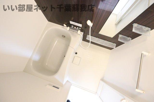 バス・シャワールーム　落ち着いた空間のお風呂です