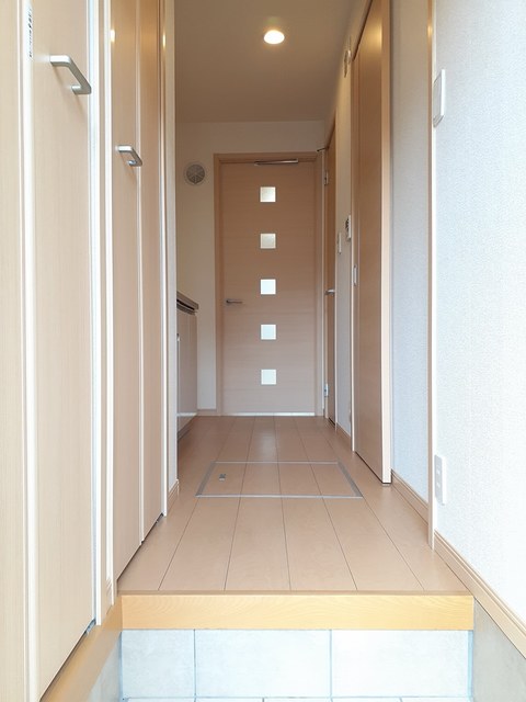 玄関　下駄箱付き！