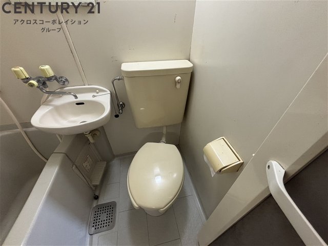 トイレ　浴室内にトイレがあります☆