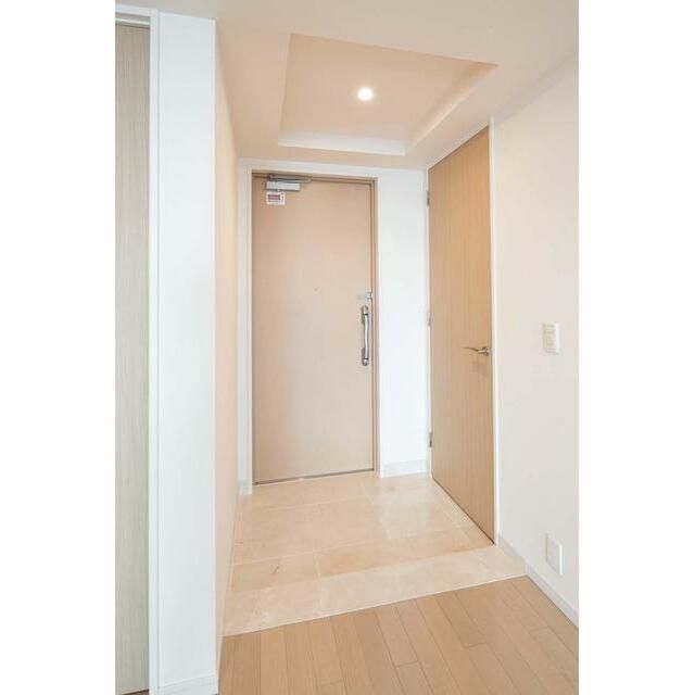 玄関　同マンション別部屋参照。