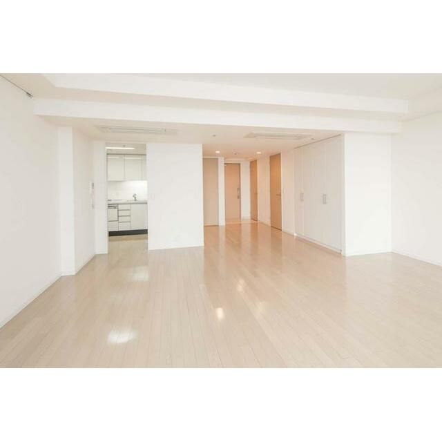 居室・リビング　同マンション別部屋参照。