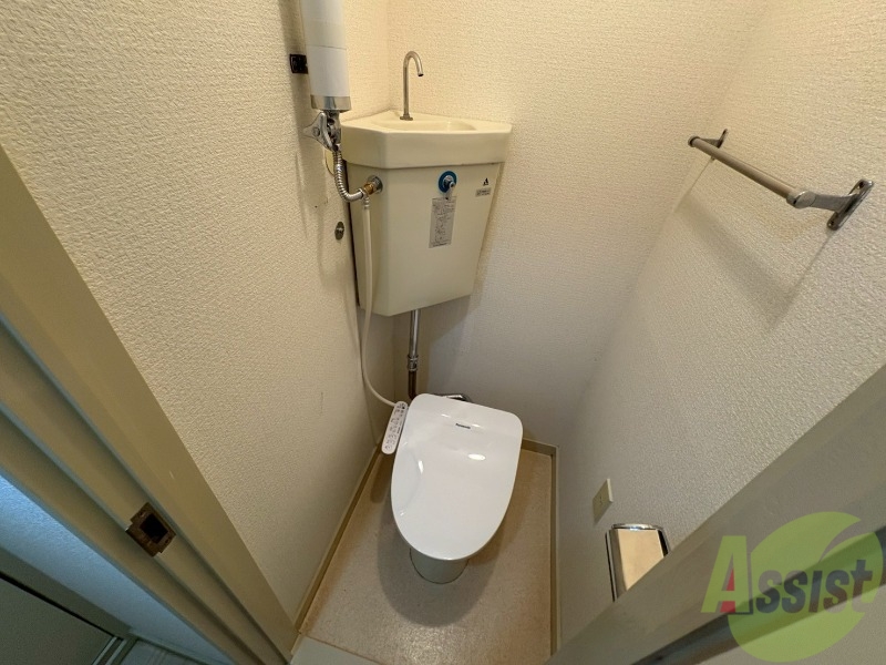 トイレ　こちらはトイレです。清潔感があり、安心して使用できます。