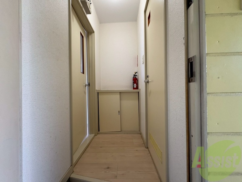 玄関　玄関の様子です。明るい印象ですね。気分もあがりそう。