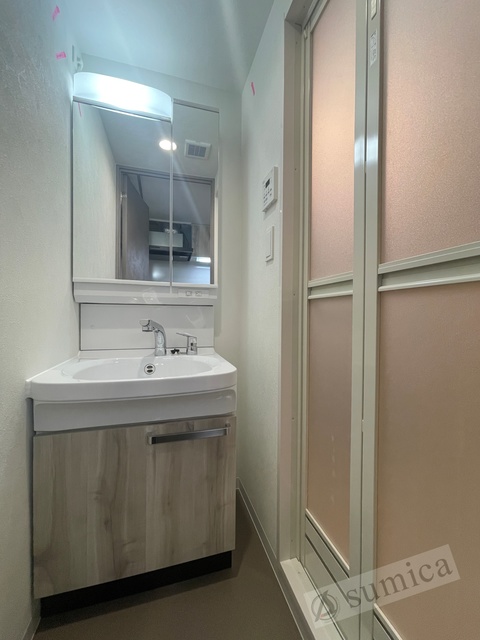 洗面設備　同施工の参考写真です