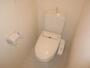 トイレ　温水洗浄便座付のトイレです。