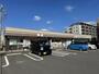 コンビニ　セブンイレブン八王子狭間町店（コンビニ）まで883m