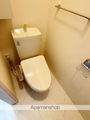 ＪＲ東海道本線 磐田駅 バス乗車時間：7分 最寄りバス停で下車 徒歩17分 3階建 築7年のトイレ写真